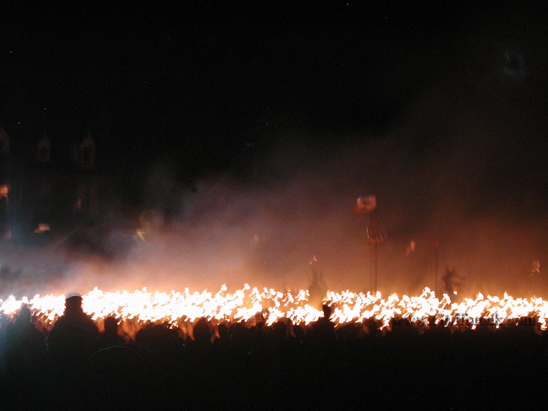Lerwick Up Helly Aa 2006, the Guizers prepare! P1312828.