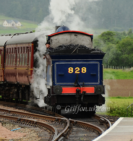'828 in the Rain' - Broomhill Station Strathspey Railway.