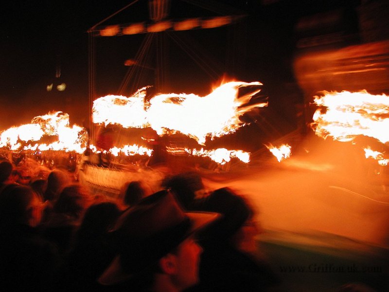 Shetland Up Helly Aa 2005, the Longship passes, P1250609.